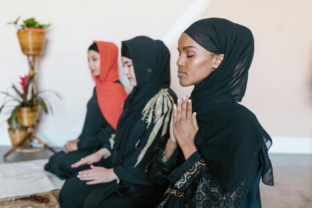 An Islamic lifestyle reflecting daily routines of prayer, mindfulness, ethical living, and purposeful productivity for Muslims and global audiences.